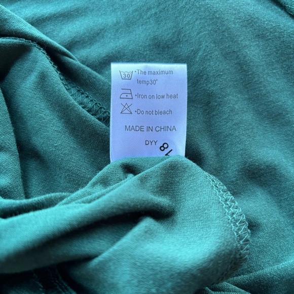 Elegant Dark Green Midi Dress - Picture 4 of 6